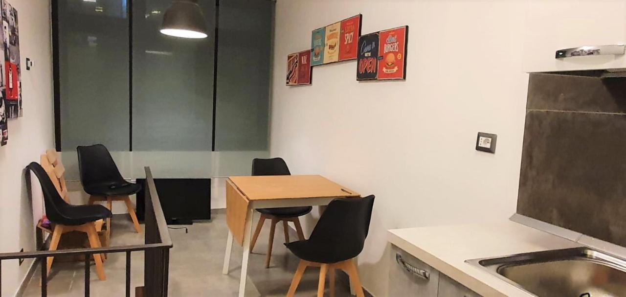 Center Living Apartment Катанія Екстер'єр фото