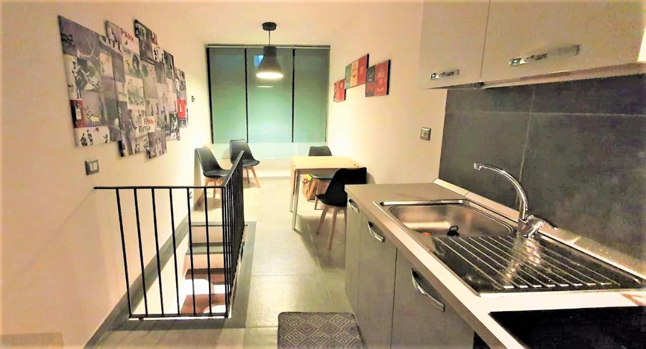 Center Living Apartment Катанія Екстер'єр фото