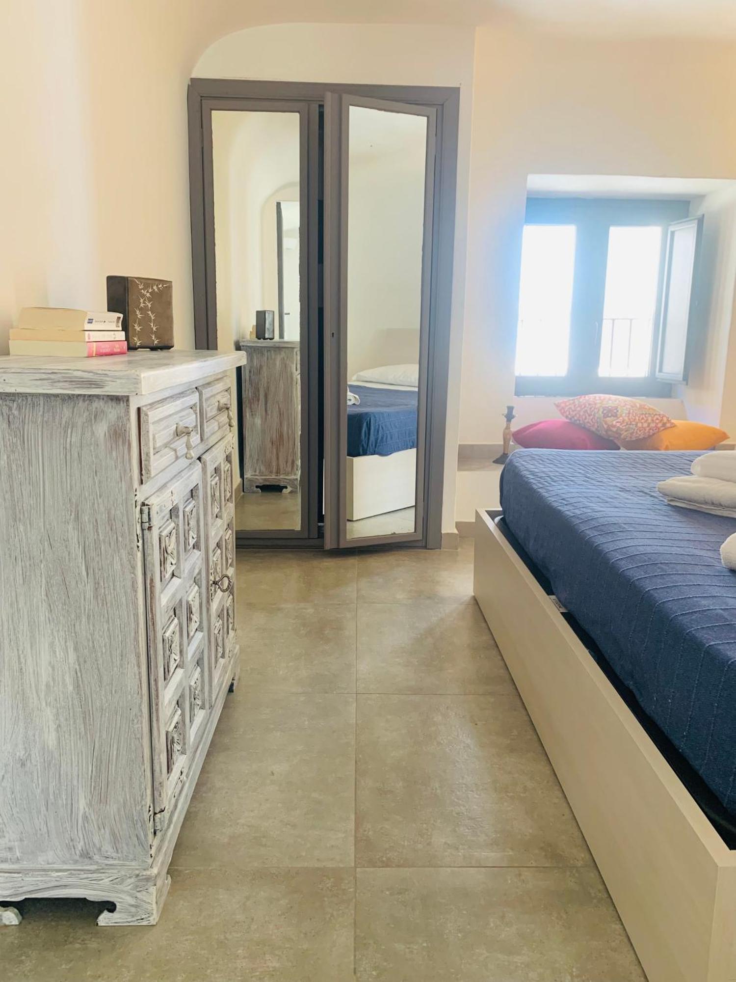 Center Living Apartment Катанія Екстер'єр фото