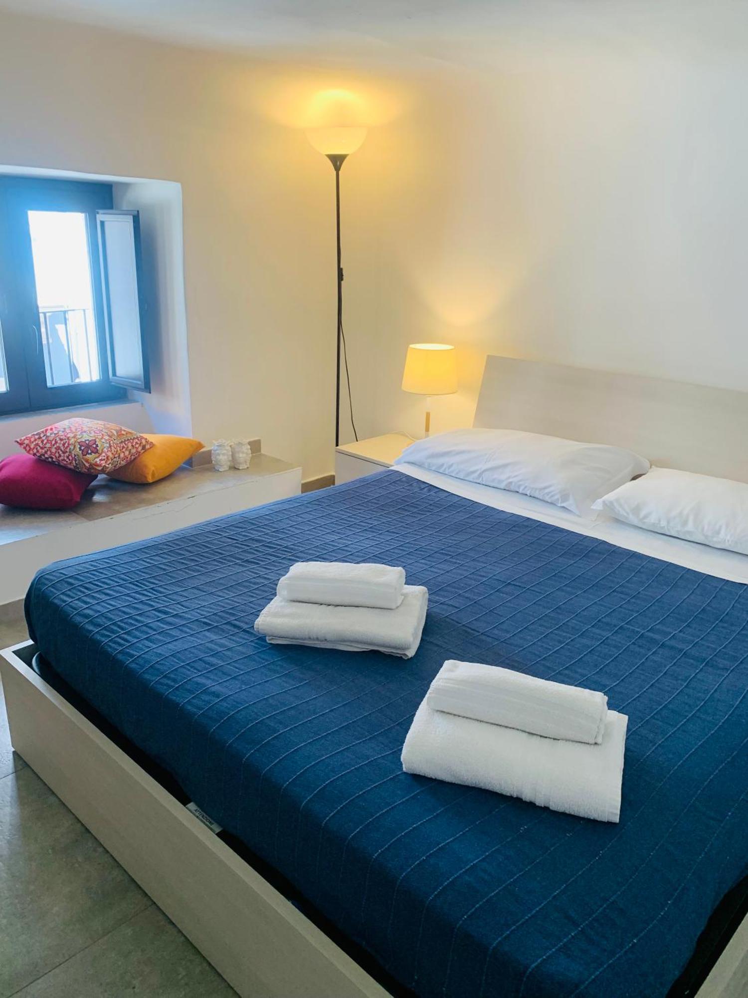 Center Living Apartment Катанія Екстер'єр фото